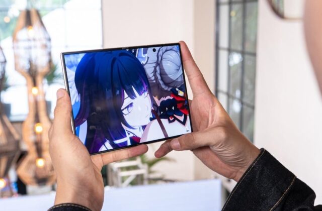 Khám Phá Sự Đột Phá Của Tỷ Lệ Màn Hình 4:3 Trên Samsung Galaxy Z Fold 8