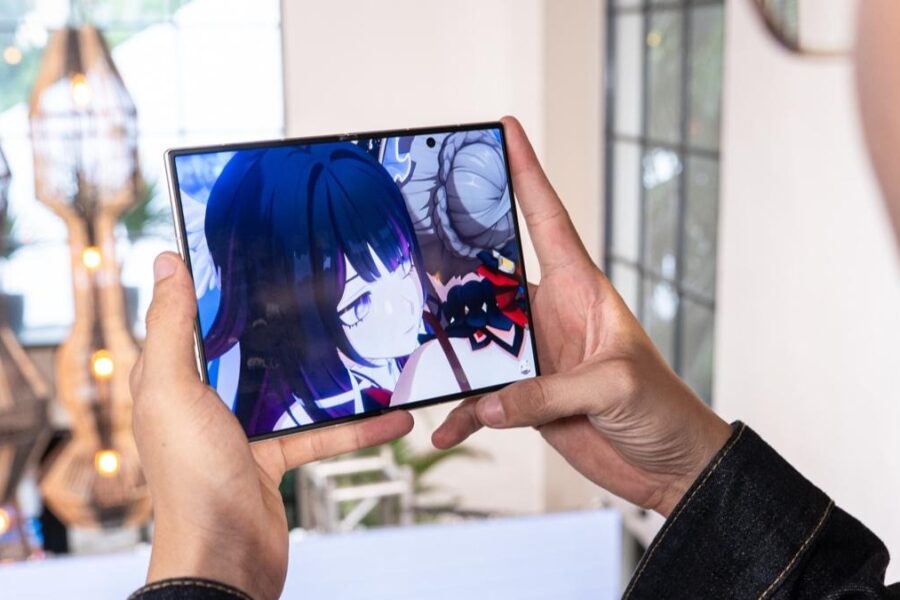 Khám Phá Sự Đột Phá Của Tỷ Lệ Màn Hình 4:3 Trên Samsung Galaxy Z Fold 8