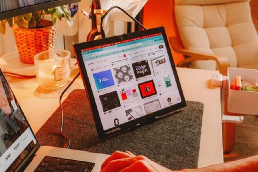 Khám Phá Màn Hình Di Động Gập Đôi Từ Aura Displays Với Thiết Kế Tiện Lợi