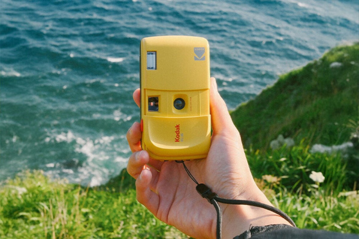 Khám Phá Kodak EC35: Máy Ảnh Phim Hoài Cổ Đang Lấy Lại Phong Độ