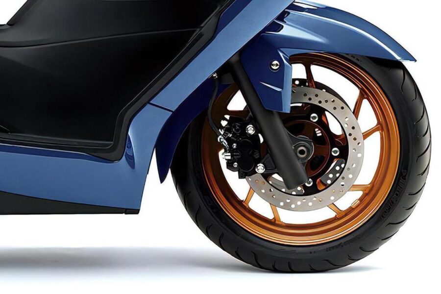 Khám Phá Phiên Bản Nâng Cấp Suzuki Burgman 400 ABS: Sự Tiến Bộ Trong Công Nghệ Nhiên Liệu