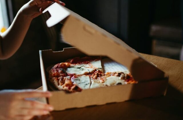 Người Trẻ Đối Diện Án Tù 8 Năm Vì Trò Đùa Khó Tin Với Pizza