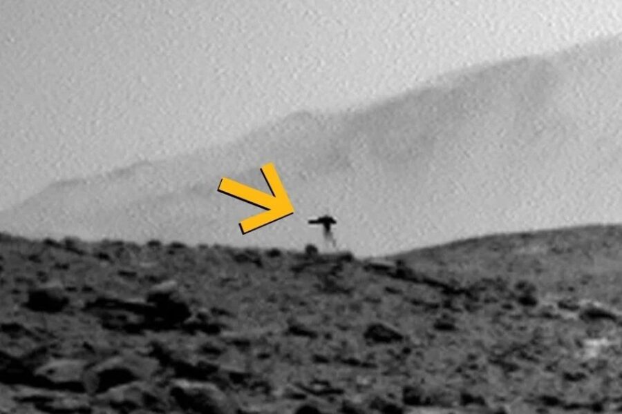 Khám Phá Bí Ẩn Vật Thể Ba Chân Trên Sao Hỏa Qua Ống Kính Của Curiosity