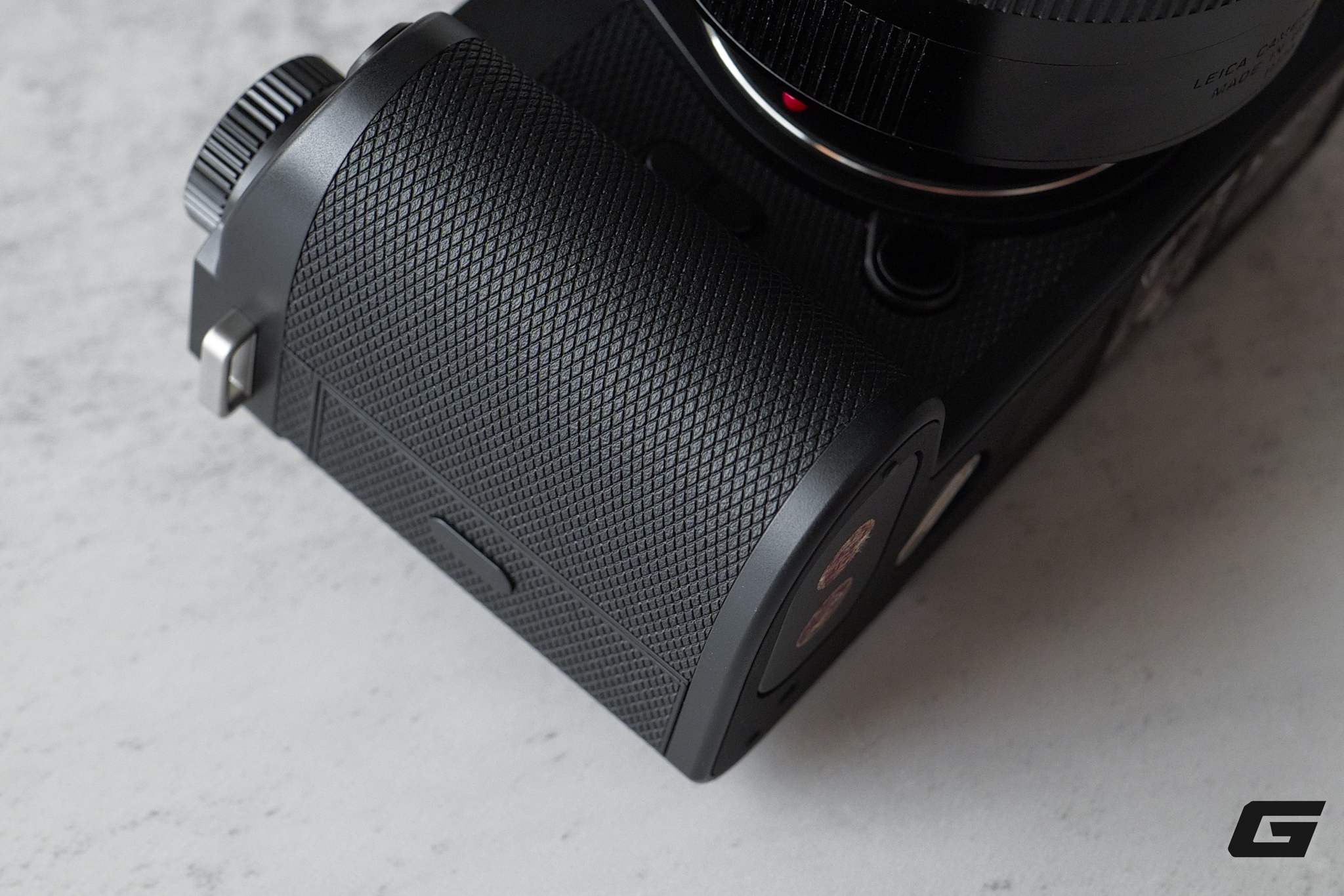 bf01909-1783269263751313494250 Xem Xét Chi Tiết Leica SL3-P: Máy Ảnh Mirrorless Với Nhiều Tính Năng Đáng Kể - Ảnh 8.