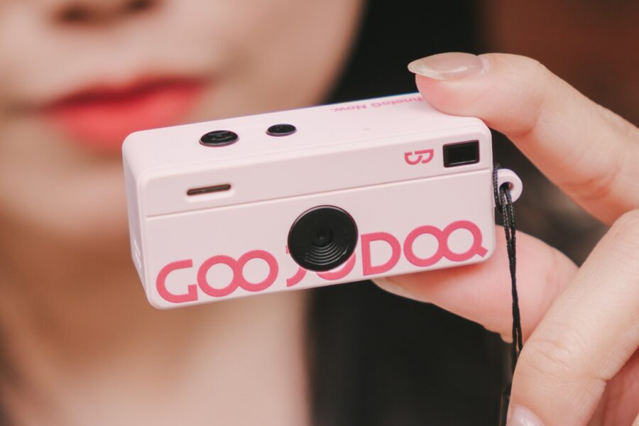 Máy Ảnh Mini GOOJODOQ: Sự Lựa Chọn Khác Biệt Của Gen Z