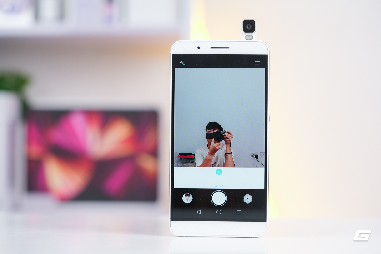 genk-honor-7i-look-back-17-17873028180231214431652 Khám Phá HONOR 7i, Điện Thoại Tầm Trung với Camera Lật Độc Đáo - Ảnh 15.