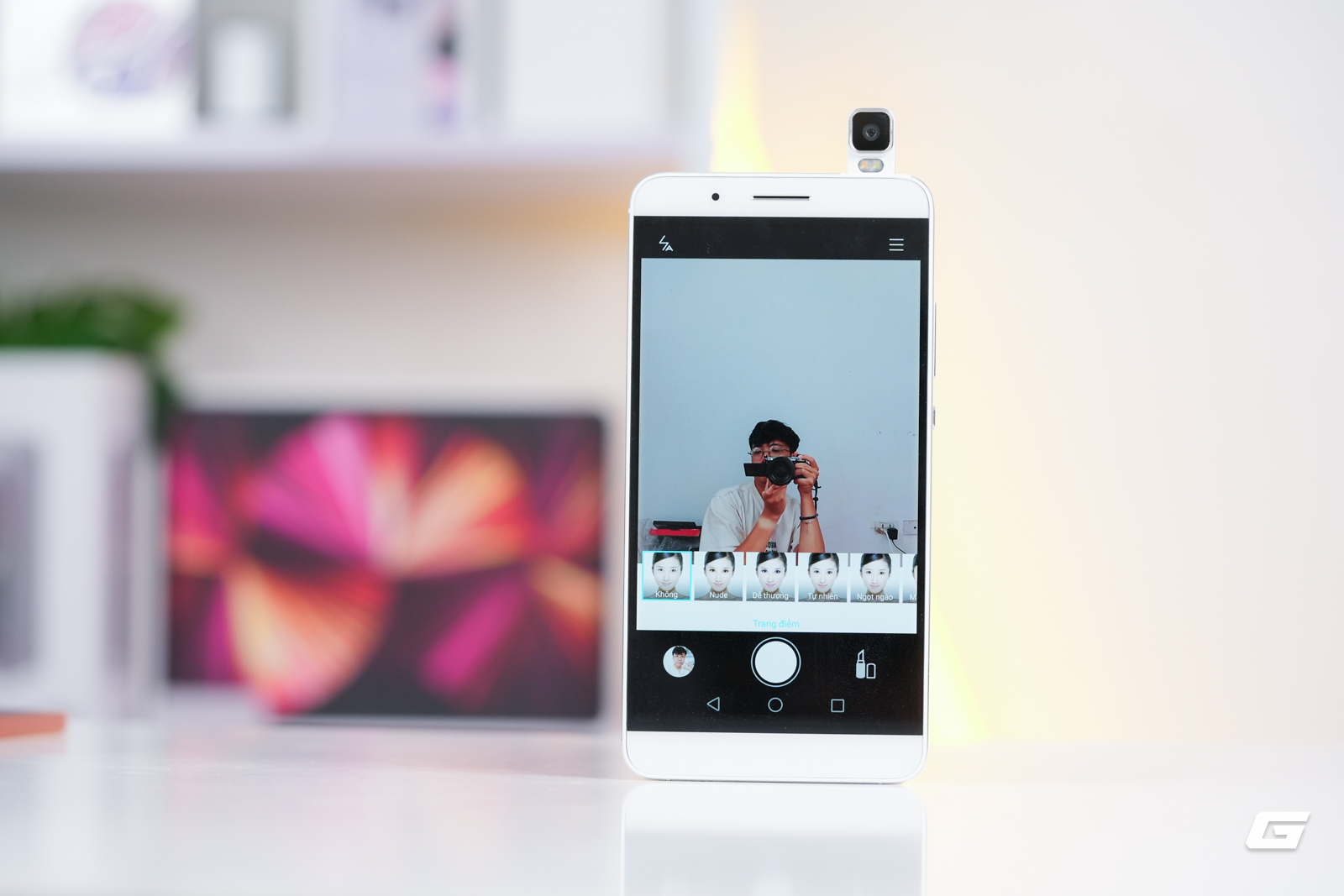 genk-honor-7i-look-back-22-17873028181221123994082 Khám Phá HONOR 7i, Điện Thoại Tầm Trung với Camera Lật Độc Đáo - Ảnh 13.