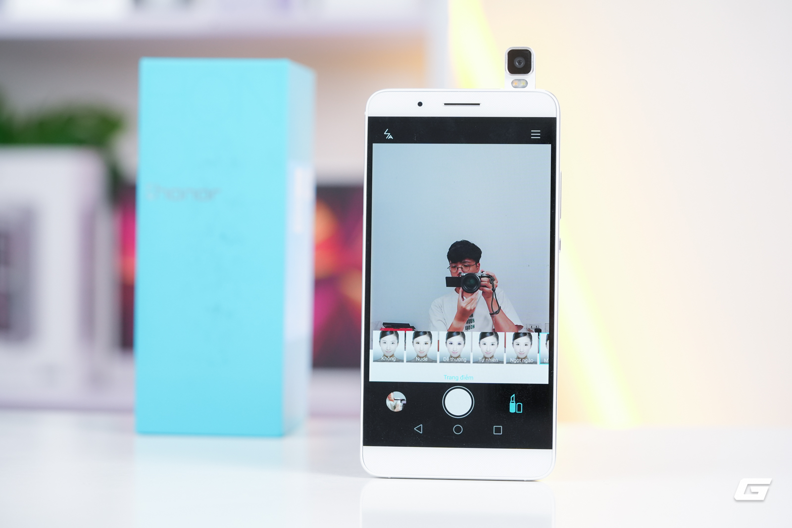 genk-honor-7i-look-back-23-1787302818144433853457 Khám Phá HONOR 7i, Điện Thoại Tầm Trung với Camera Lật Độc Đáo - Ảnh 1.