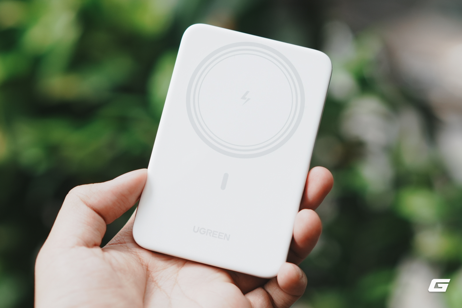 genk-ugreen-5000mah-magflow-air-6-17861862765461793864772 UGREEN Ultra-Slim: Pin dự phòng siêu mỏng với thiết kế đẹp và khả năng sạc nhanh cho iPhone