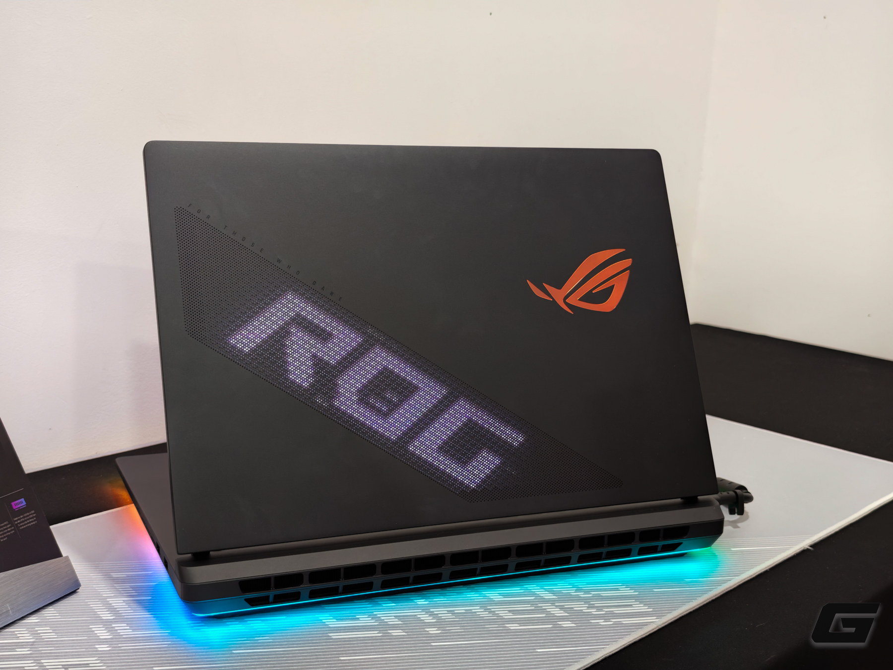 img-20260805-101858-1786014863965507759902 Laptop gaming mạnh nhất lịch sử ROG chính thức bán tại Việt Nam - Ảnh 1.