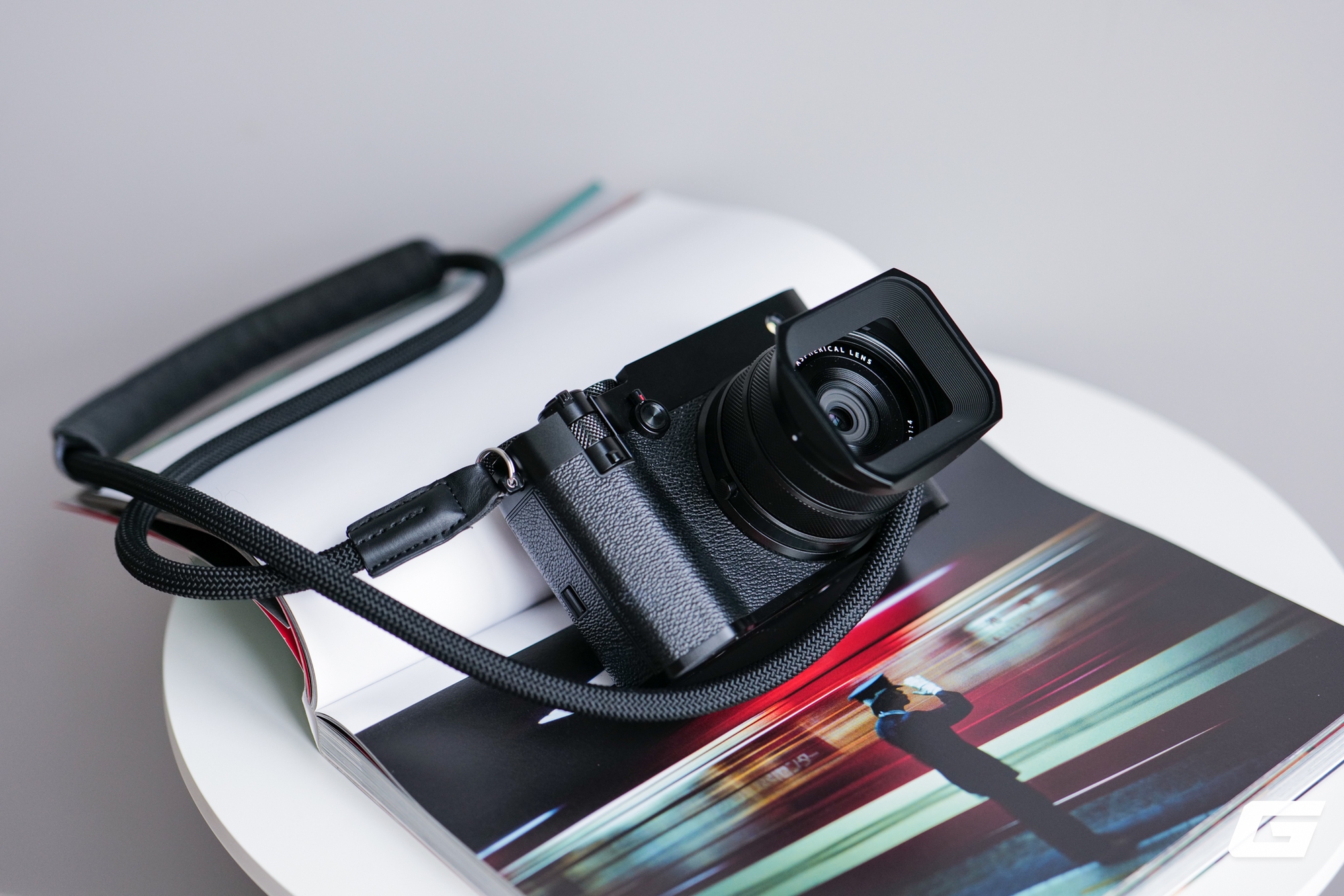 Fujifilm muốn phá bỏ định kiến rằng Medium Format phải cồng kềnh, phù hợp cho cả nhiếp ảnh gia phố thị hay du lịch, thay vì chỉ giới hạn ở studio. Fujifilm muốn phá bỏ định kiến rằng Medium Format phải cồng kềnh, phù hợp cho cả nhiếp ảnh gia phố thị hay du lịch, thay vì chỉ giới hạn ở studio.