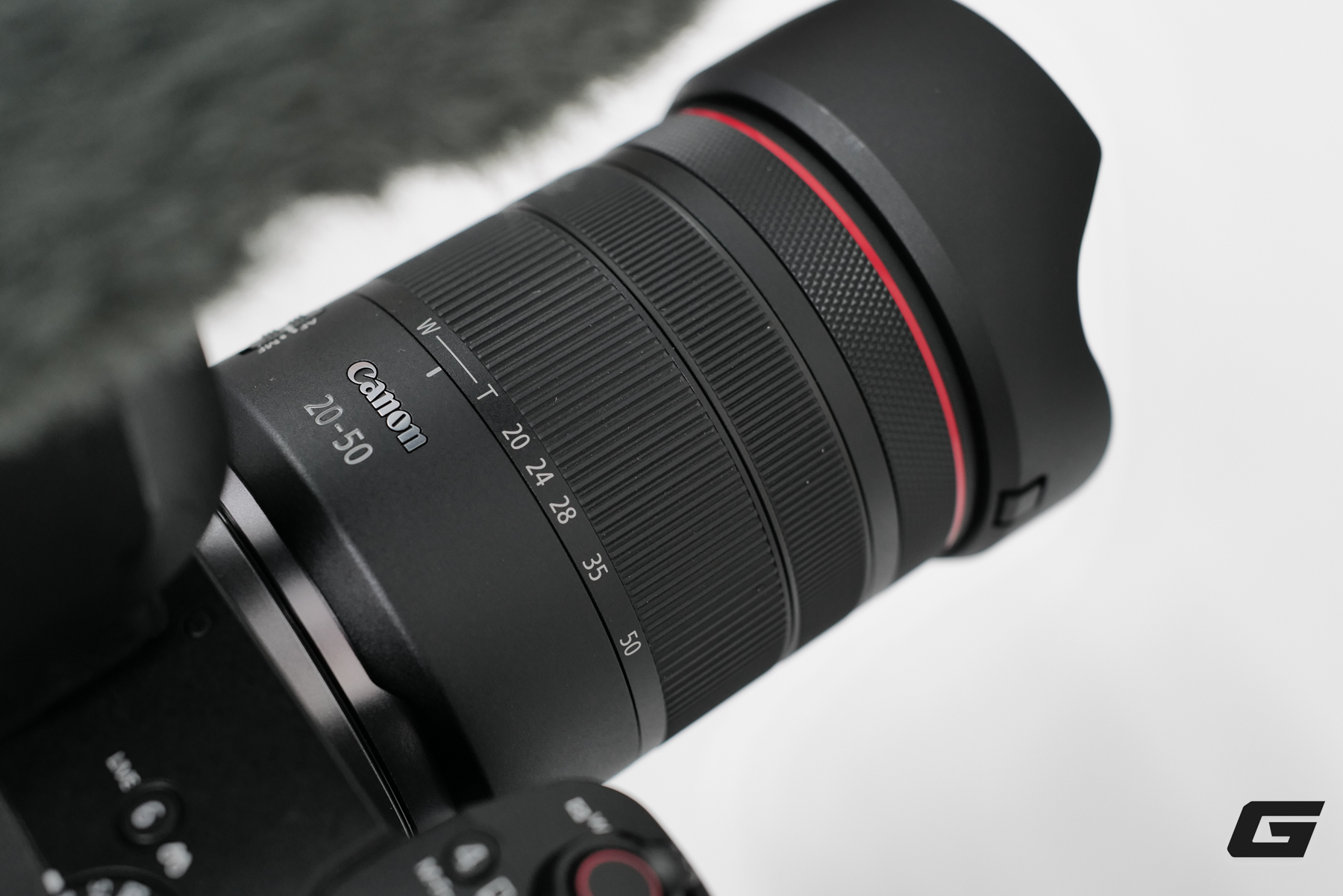 Canon EOS R6 V: Tốc Độ Zoom Ổn Định