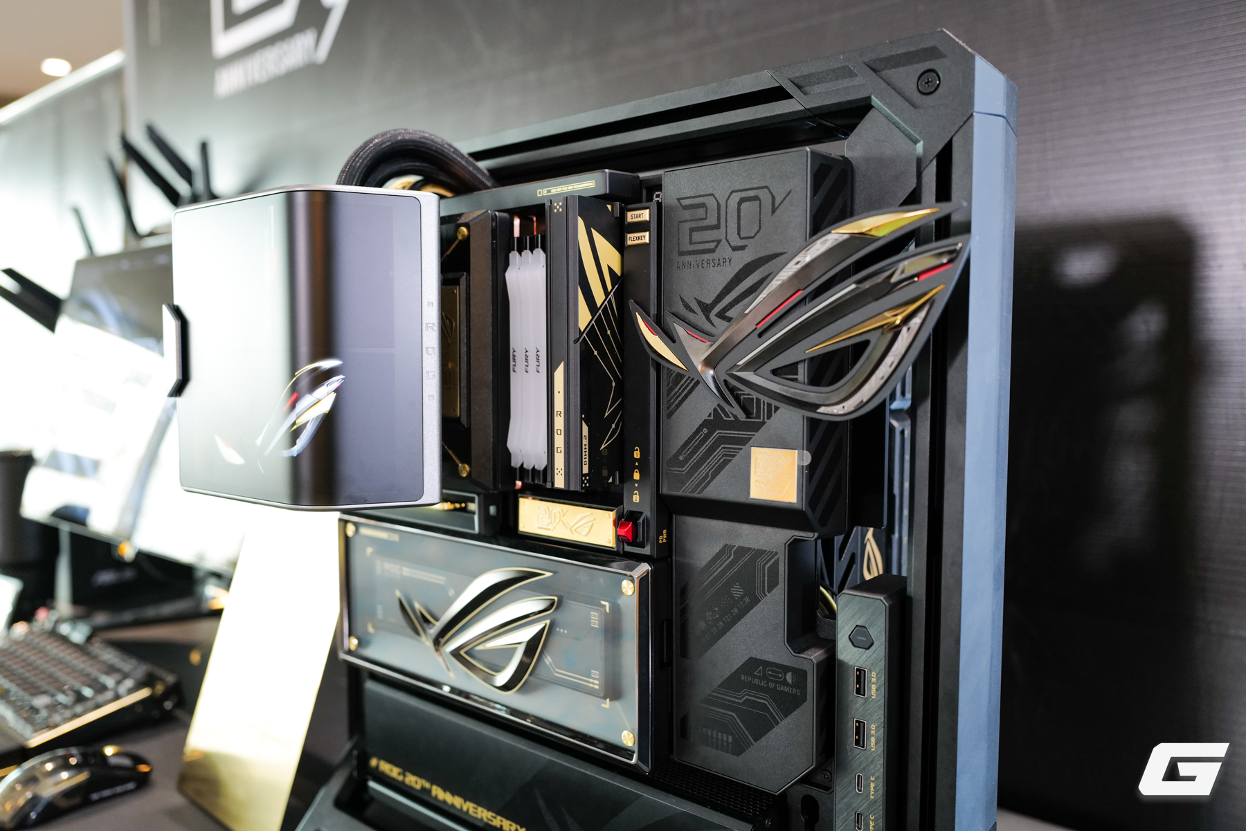 ASUS Giới Thiệu Bộ Linh Kiện Kỷ Niệm 20 Năm