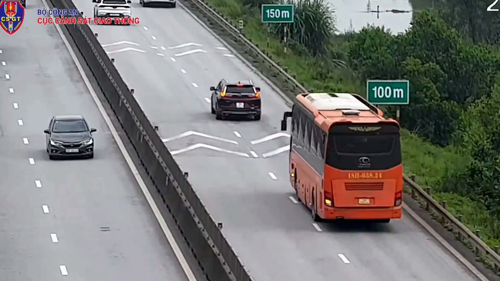 Cục Cảnh sát Giao thông nhắc nhở toàn bộ người dân lỗi thường gặp khi đi trên cao tốc, có thể bị phạt tới 22 triệu đồng, trừ 10 điểm GPLX - Ảnh 4. Cục Cảnh sát Giao thông nhắc nhở toàn bộ người dân lỗi thường gặp khi đi trên cao tốc, có thể bị phạt tới 22 triệu đồng, trừ 10 điểm GPLX - Ảnh 4.