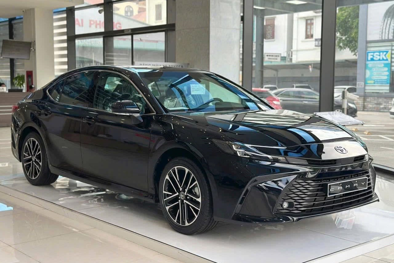 Dừng bán từ tháng 6, Toyota Camry bản xăng vẫn bán được 1 xe trong tháng 8 cho khách Việt- Ảnh 3.