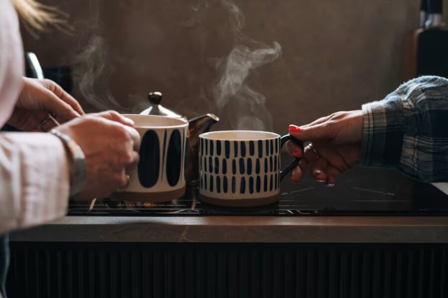 Uống thức uống quá nóng có thể tăng nguy cơ ung thư thực quản: bằng chứng và hướng xử lý