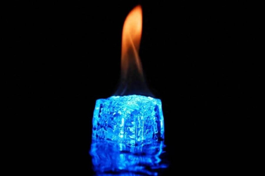 Phát hiện băng siêu ion ‘hcp’ ở áp suất cực đại: ý nghĩa cho cấu trúc bên trong Sao Thiên Vương