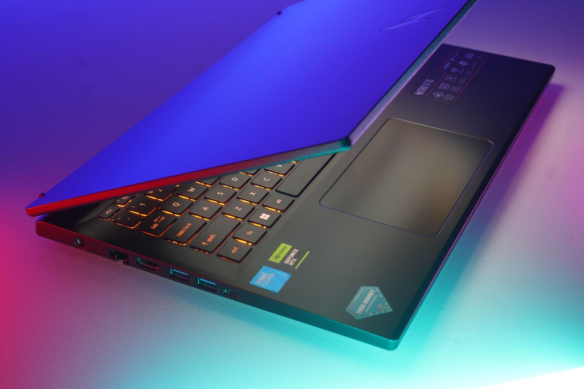GPU mạnh thôi chưa đủ: Vì sao laptop gaming cần màn hình tương xứng? - Ảnh 2. GPU mạnh thôi chưa đủ: Vì sao laptop gaming cần màn hình tương xứng? - Ảnh 2.