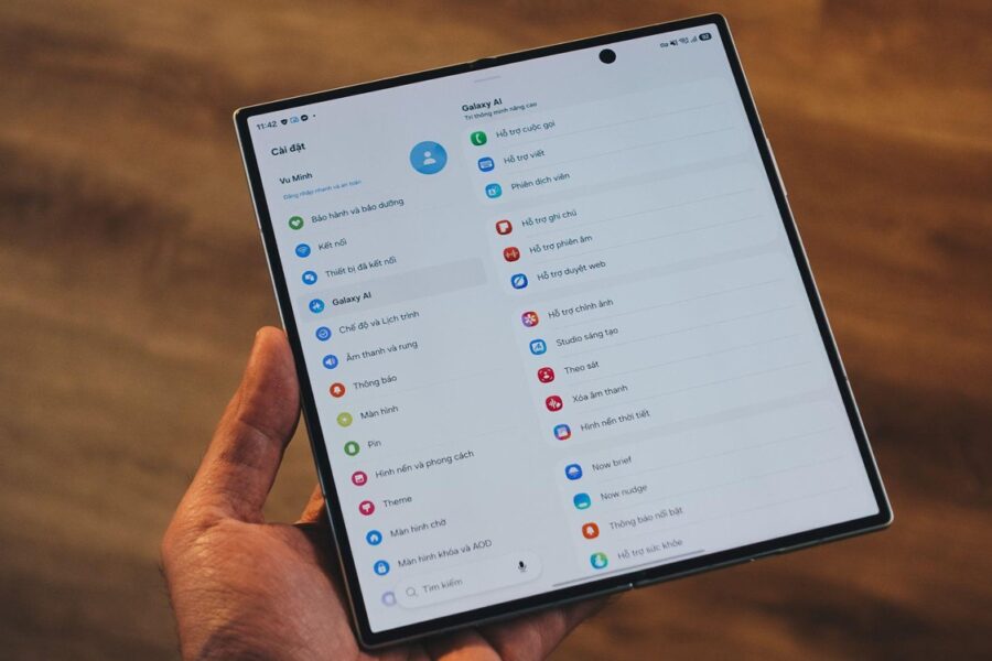 Galaxy AI trên điện thoại Galaxy: Khi AI hòa sâu vào phần cứng và hệ điều hành